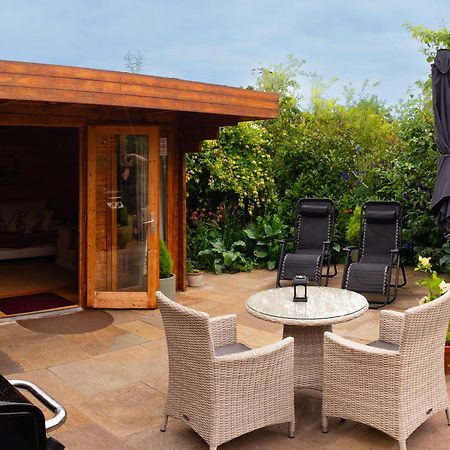 Villa Moors Wood Relaxing ,Tranquil Retreat With Hot Tub à Chippenham  Extérieur photo
