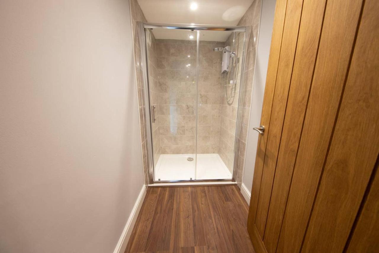 Villa Moors Wood Relaxing ,Tranquil Retreat With Hot Tub à Chippenham  Extérieur photo
